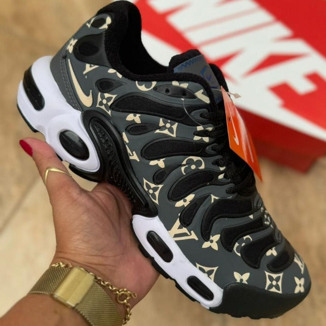 Nk AIR MAX PLUS DRIFT